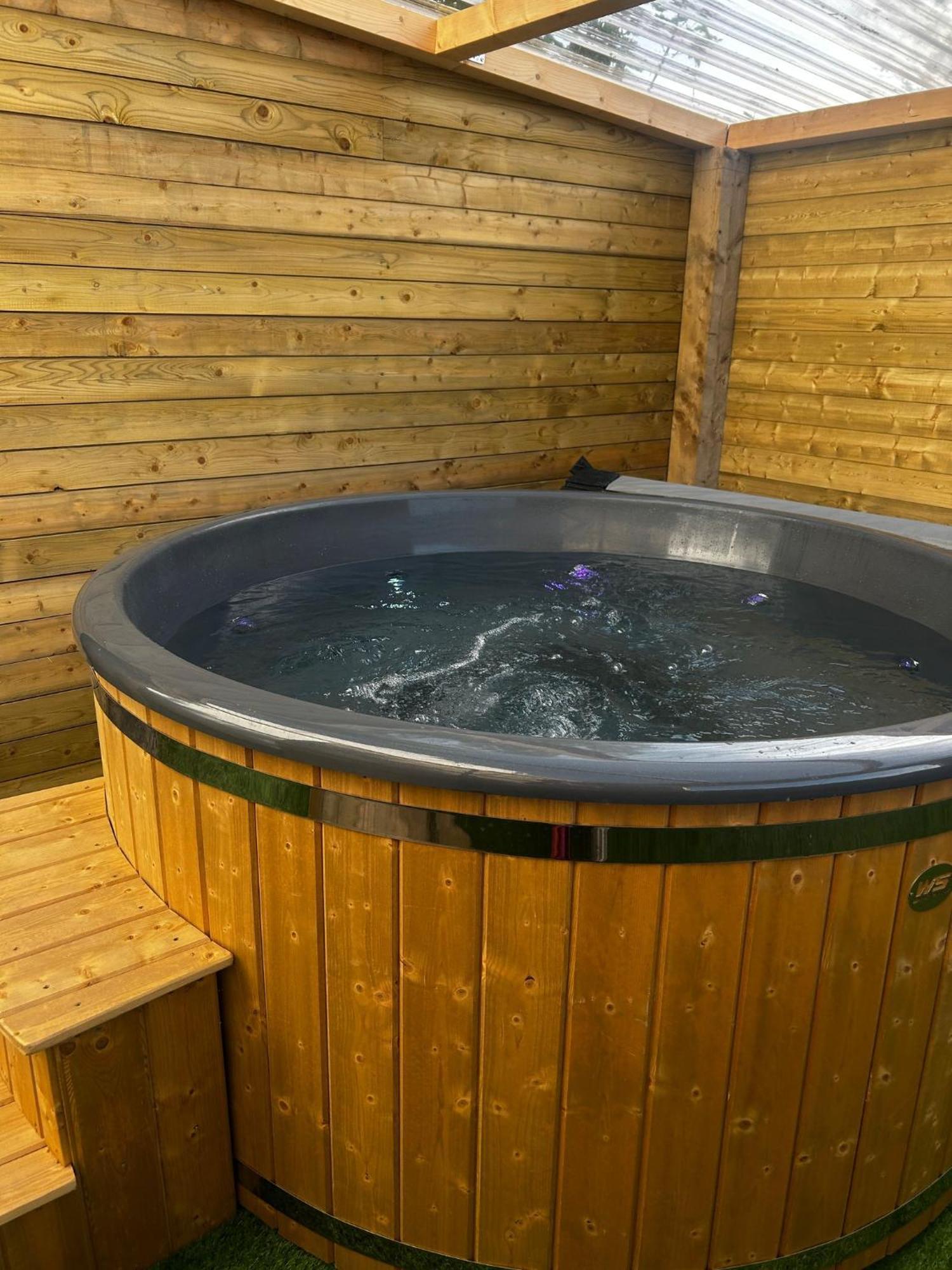 The Alpaca Farmhouse With Hot Tub And Alpaca Experience Included Dromara Ngoại thất bức ảnh